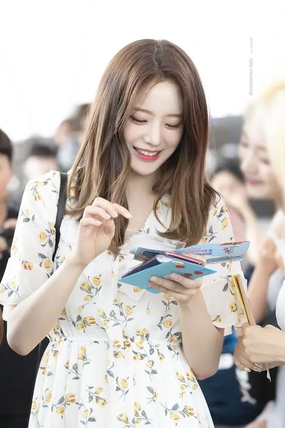 프로미스나인 장규리.jpg
