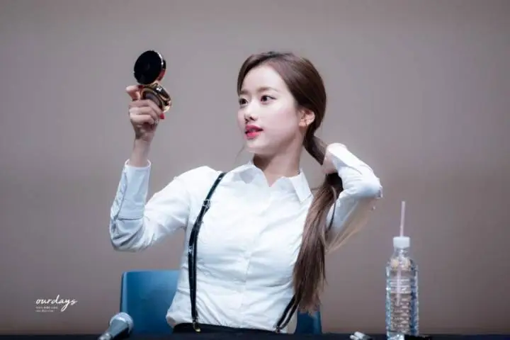 청순섹시 #에이프릴 #이나은.jpgif