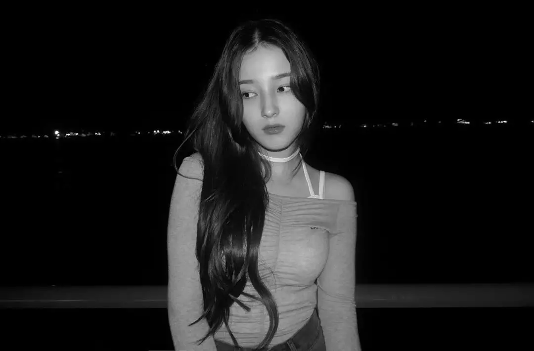 출국하는 모모랜드 낸시 + insta