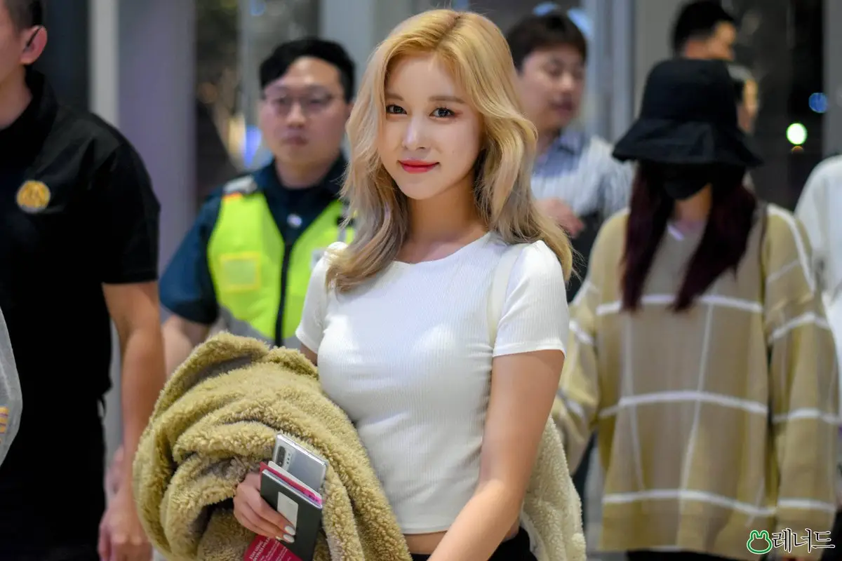 출국하는 우주소녀 다영
