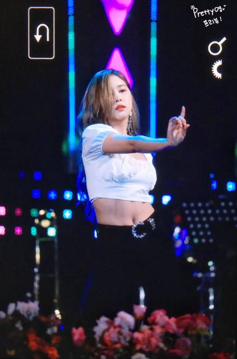우주소녀 11복근 다영.jpg