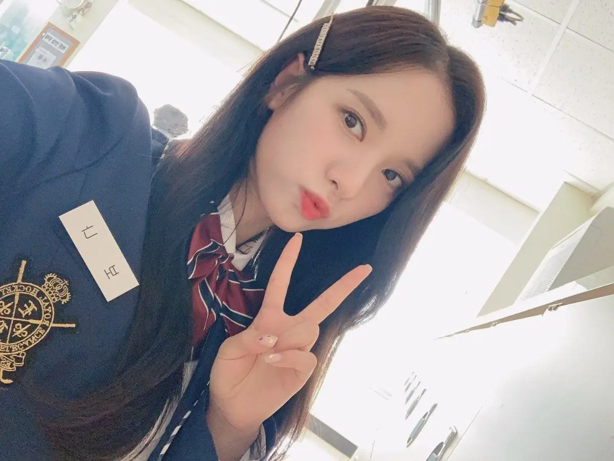 우주소녀 각 멤버별 교복 셀카