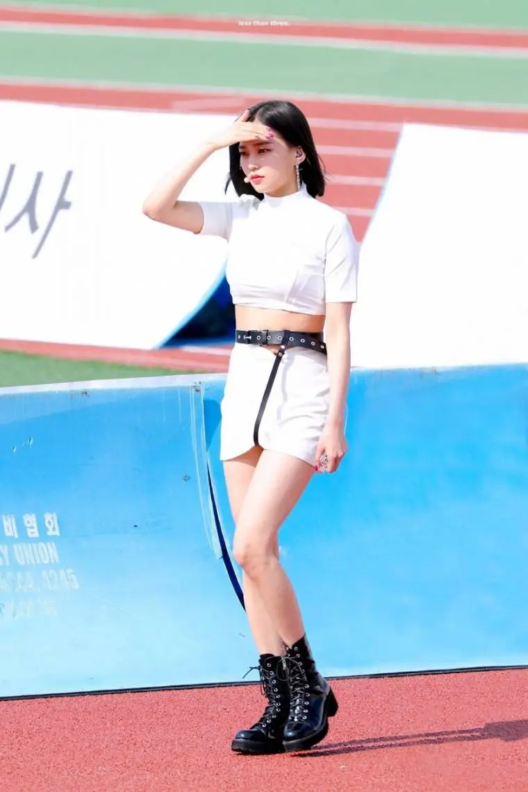 자연광 받는 #장예은