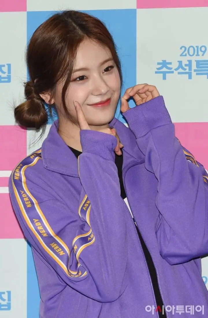 프로미스나인 아육대 기사짤.jpg