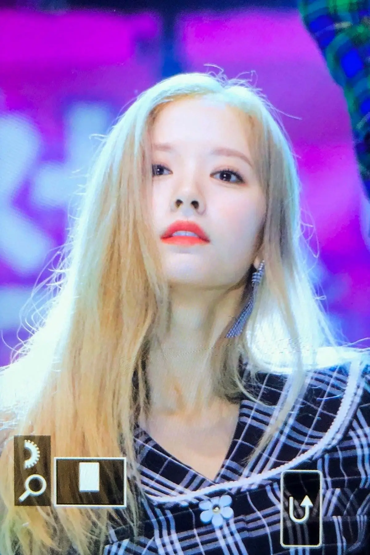 오늘자 우주소녀 보나.jpg