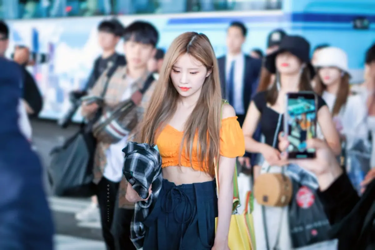 1일 1회 송하영(프로미스나인).jpg