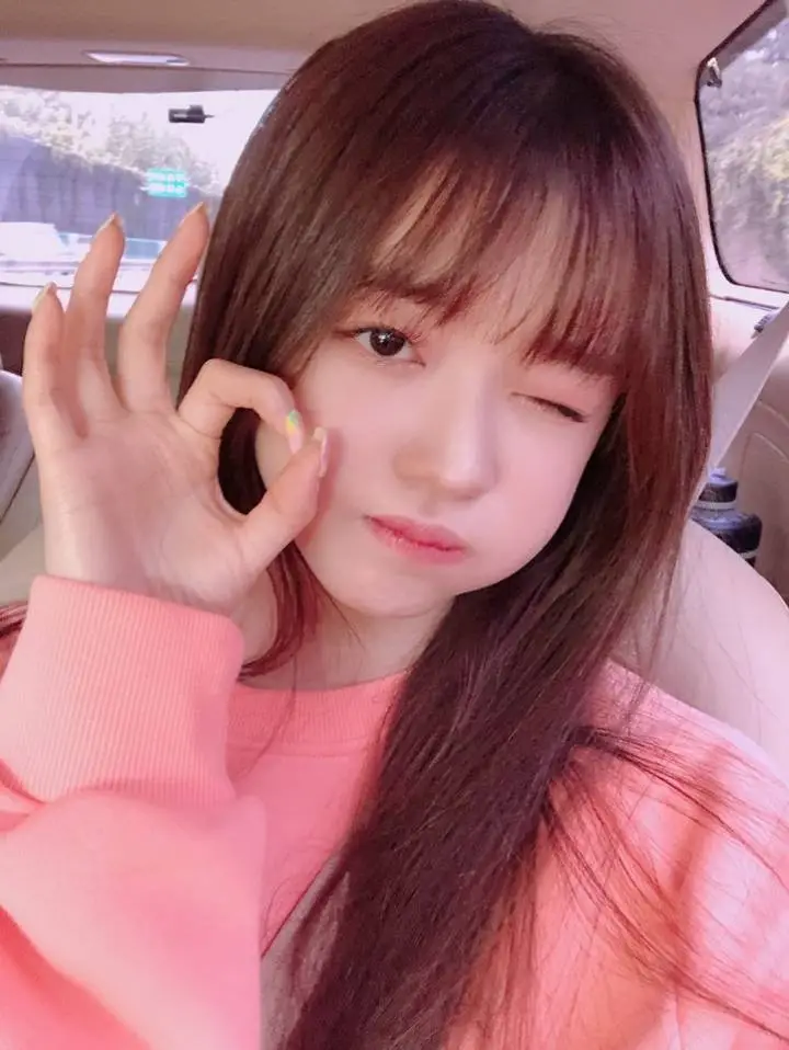 오늘자 오마이걸 유아.insta