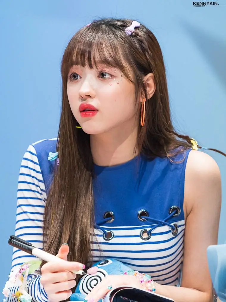 190817 S-PLEX 팬사인회 유아 (오마이걸).jpg