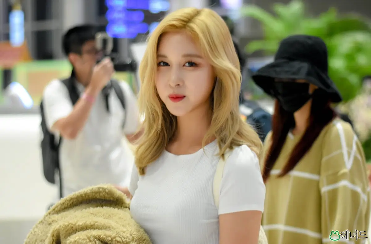 출국하는 우주소녀 다영