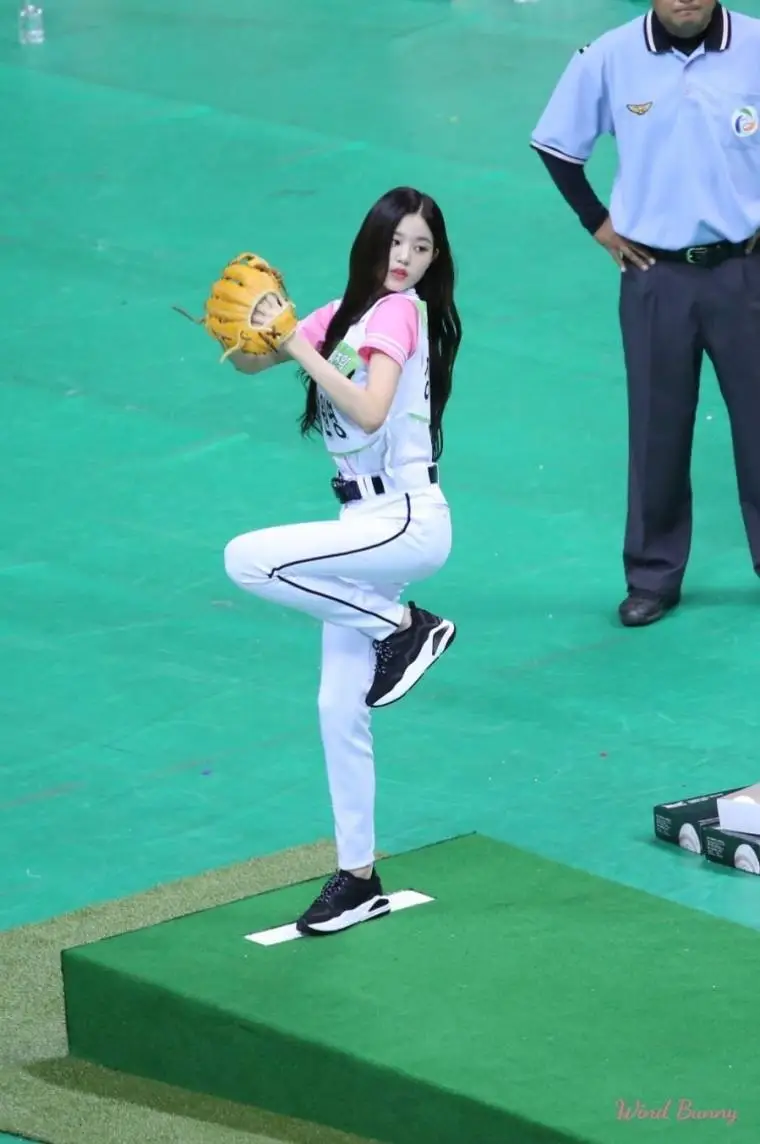 [아육대] 투구하는 #장원영.jpg