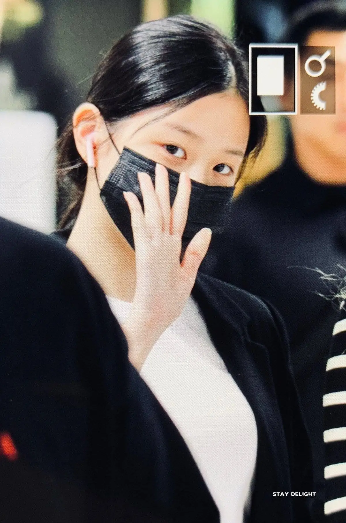 오늘자 장원영 공항패션.jpgif