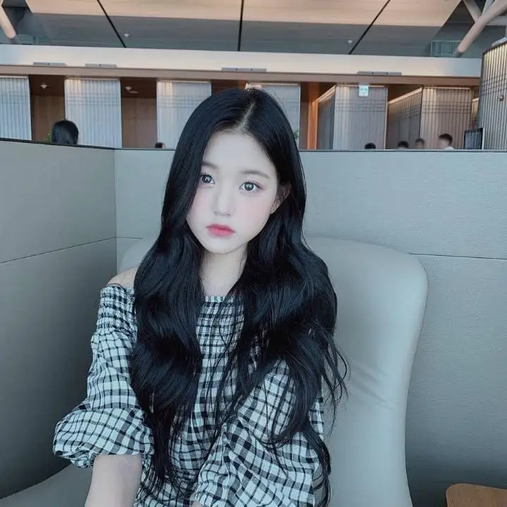 (화보인줄..ㄷㄷ) 공항 라운지 장원영.jpg
