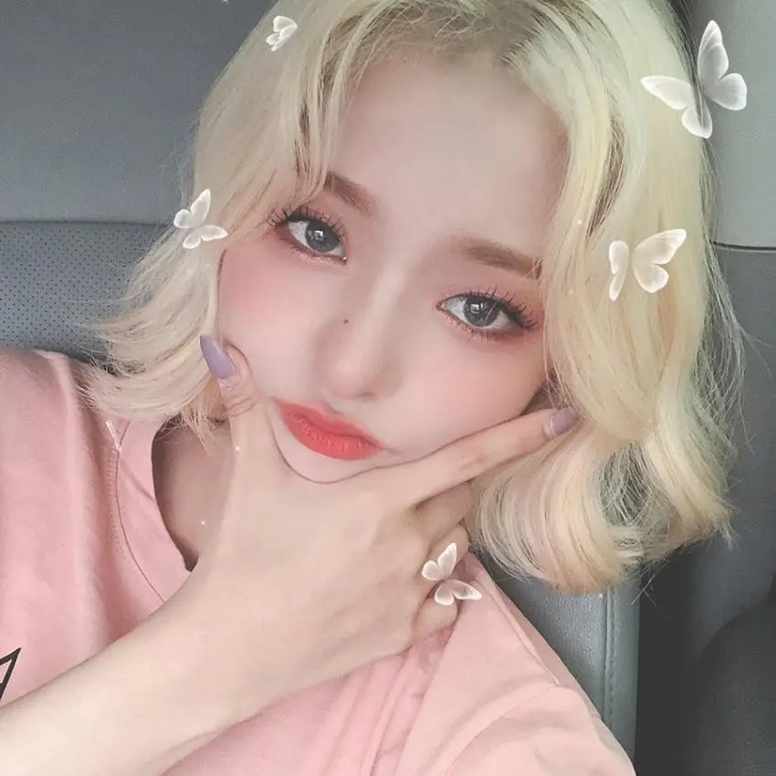 프로미스나인 금발 이나경
