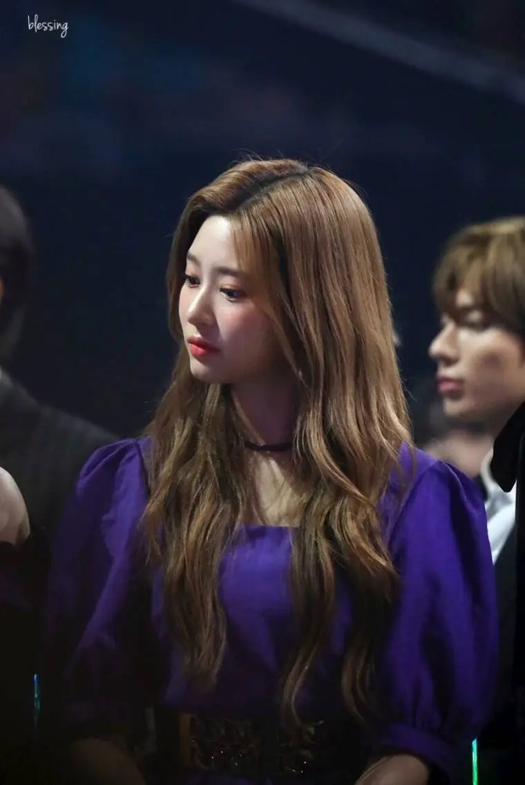 무대위..# 아이즈원 #김민주.jpg