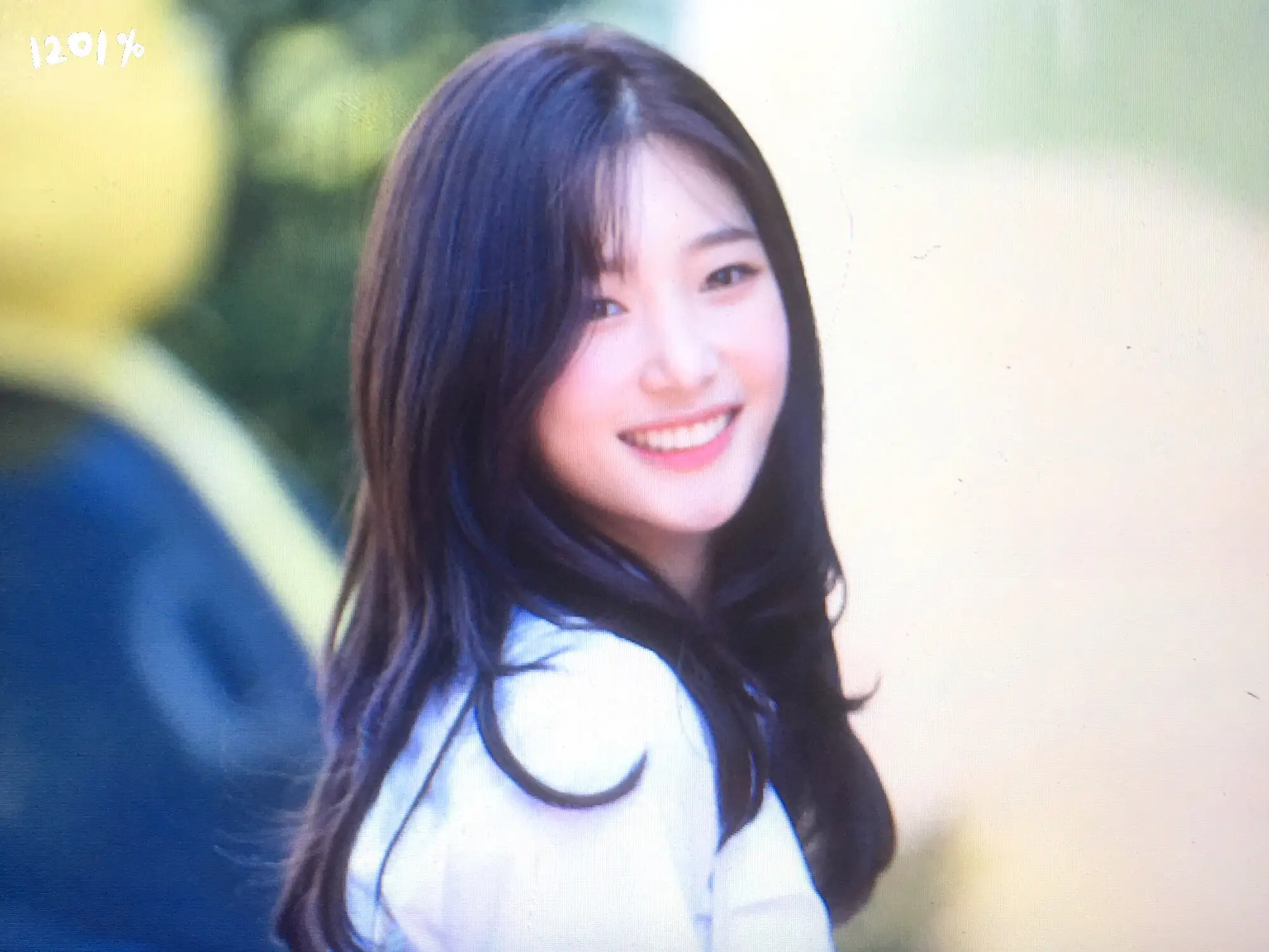 앞머리 잘랐던 정채연.jpg