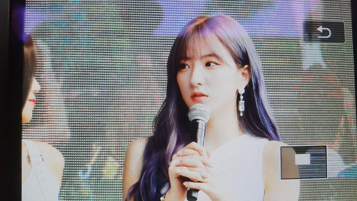 우주소녀 보라색 헤어 은서