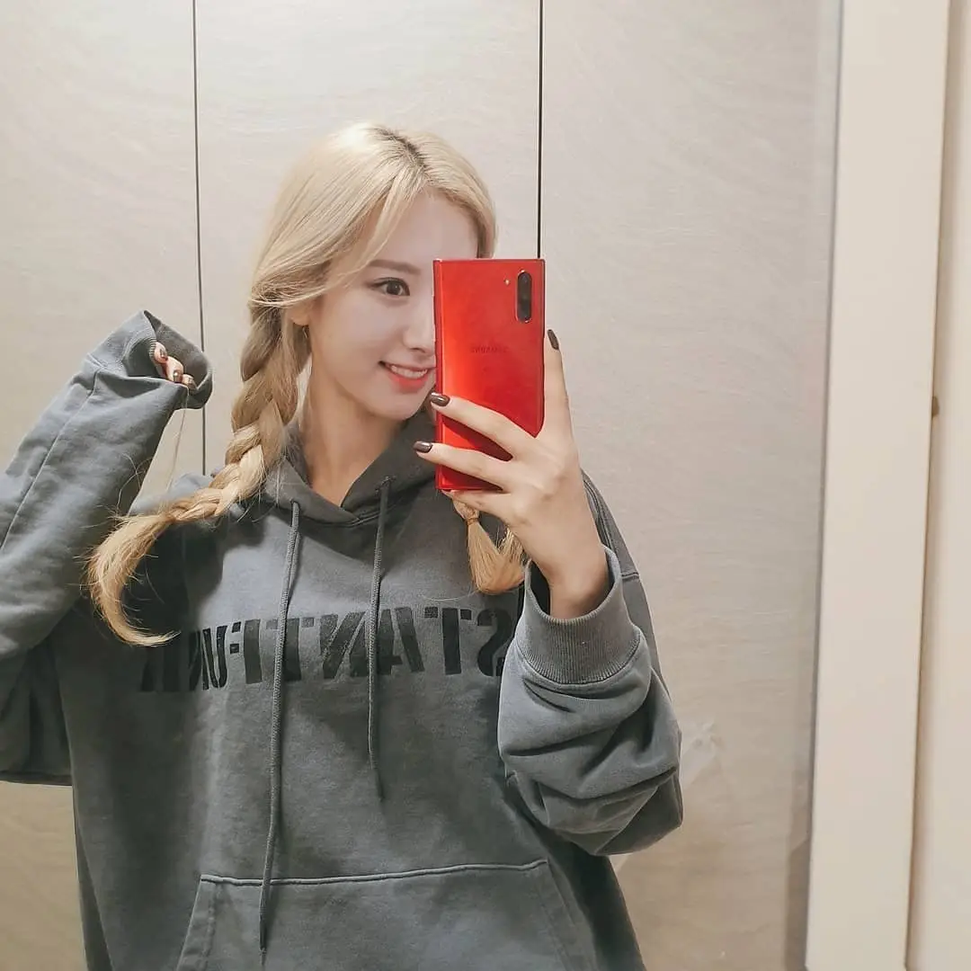 금발 보나