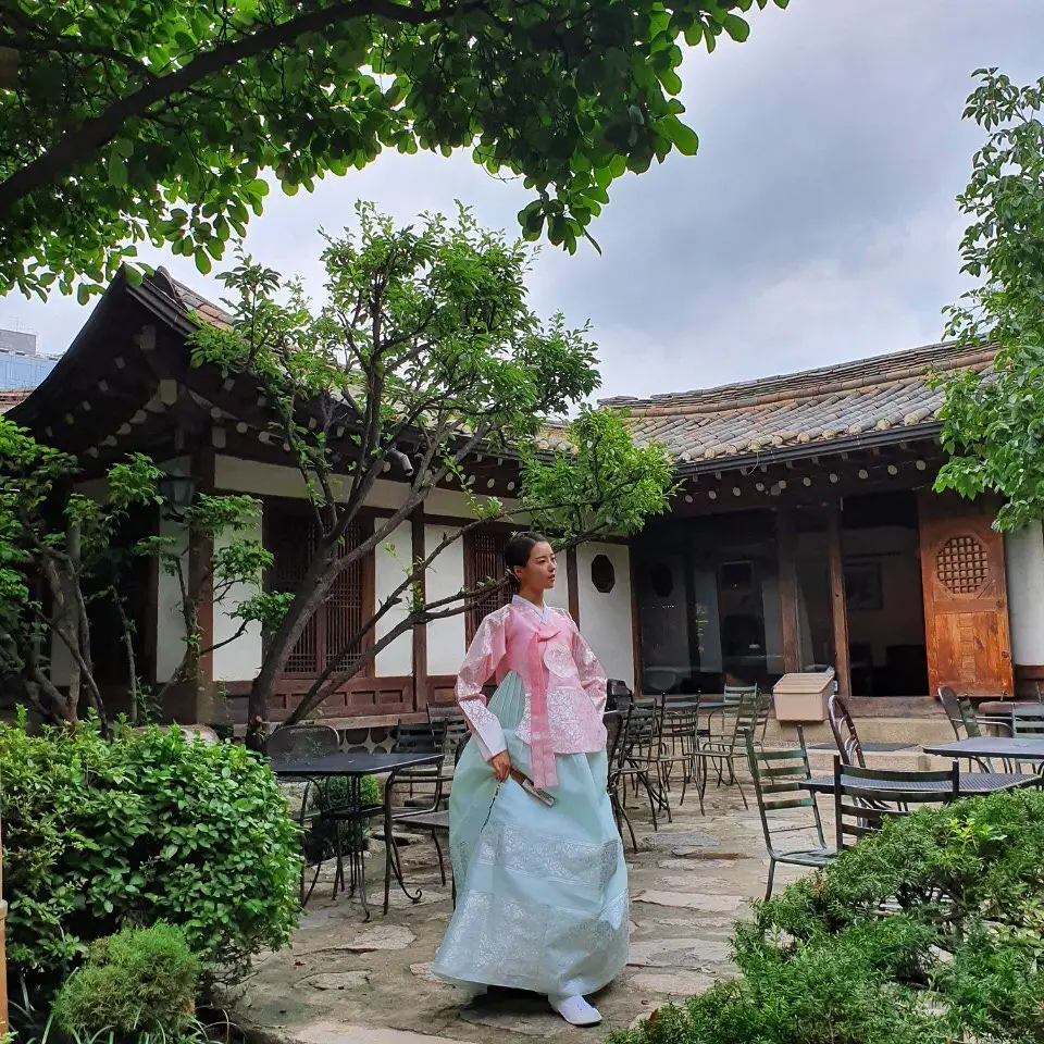 한복입은 임나영