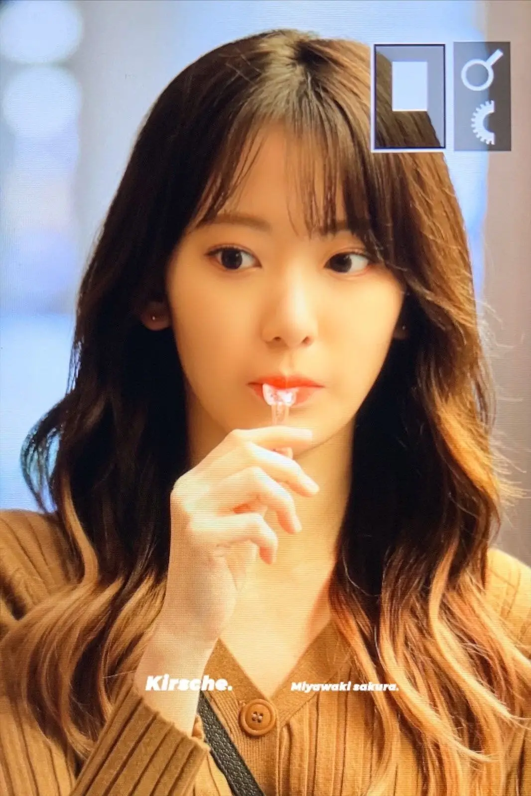 오늘자 긴머리 웨이브로 나타난 사쿠라