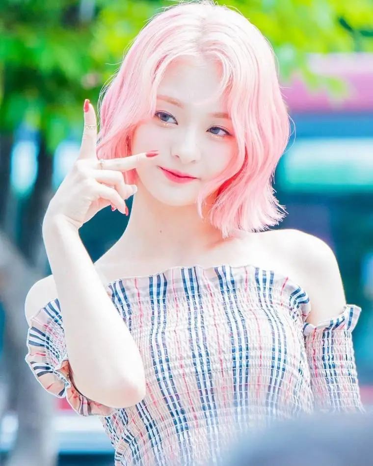 프로미스나인 (fromis_9) 이나경 미니 팬미팅.jpg