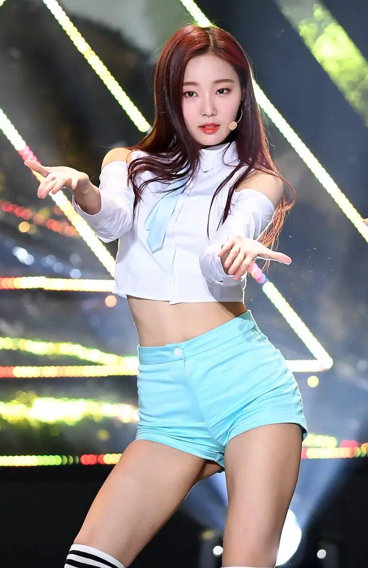 긴머리 #연우 (#모모랜드)