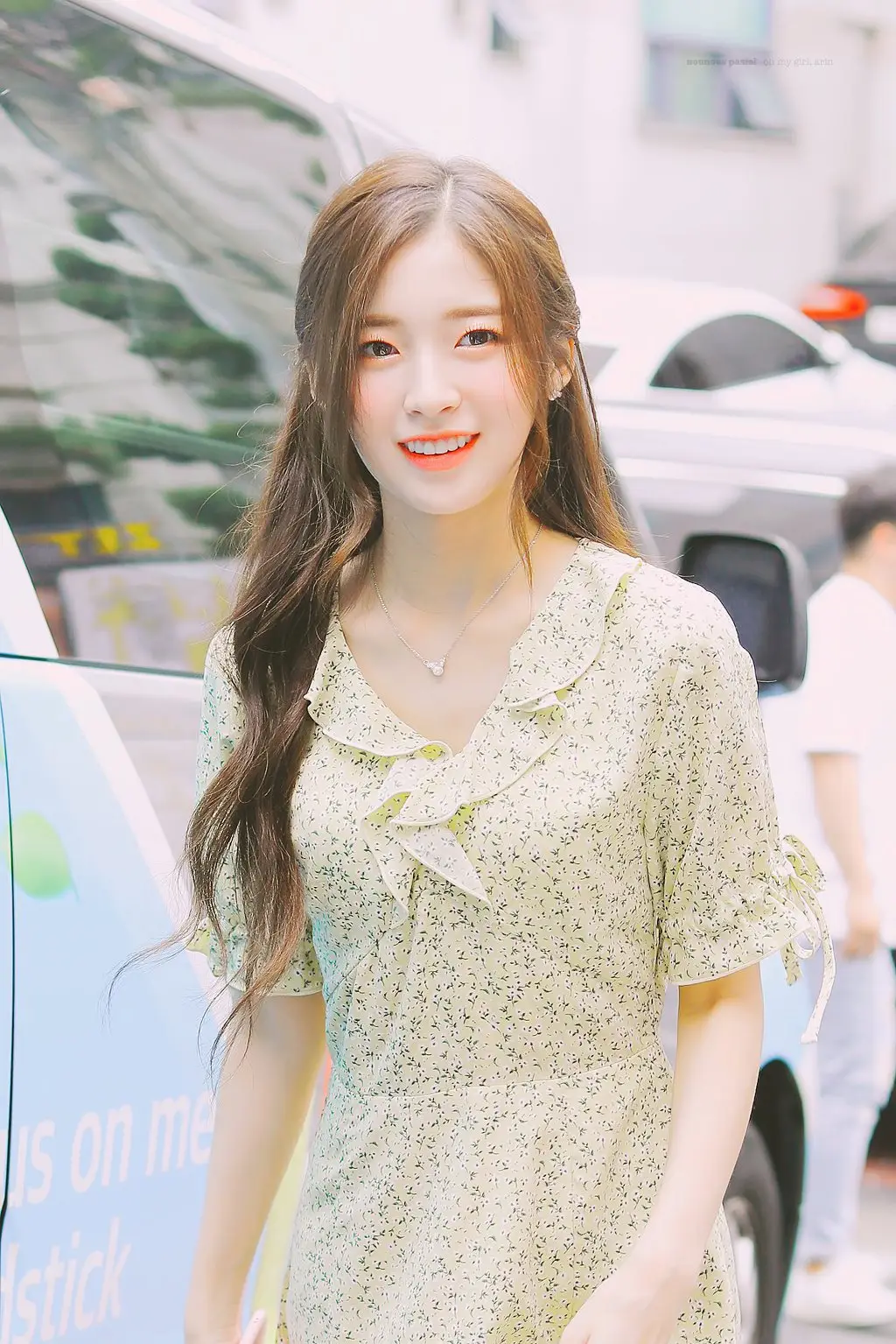 반묶음머리도 잘 어울리는 #오마이걸 #아린