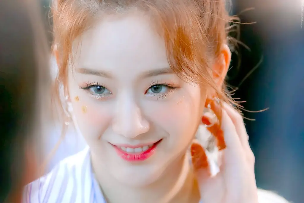 프로미스나인 장규리.jpg
