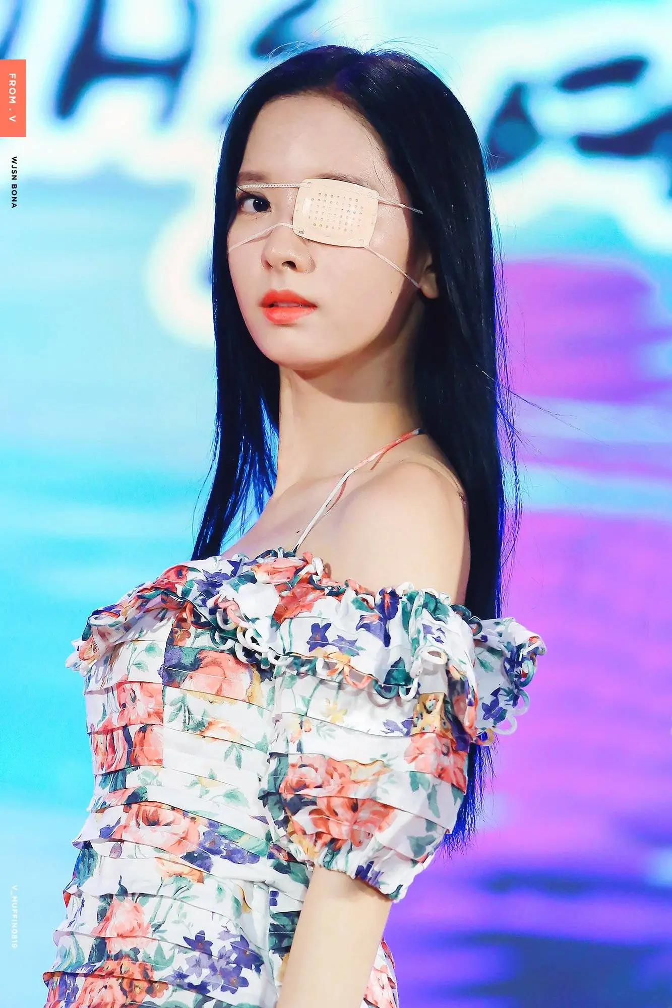 안대 착용한 우주소녀 보나.jpgif