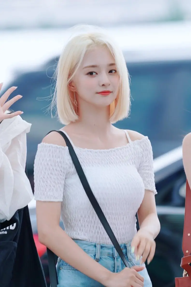 출국하는... #프로미스나인 #이나경.jpg