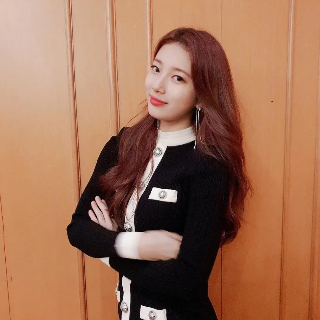 오늘자 수지(숲 인스타)