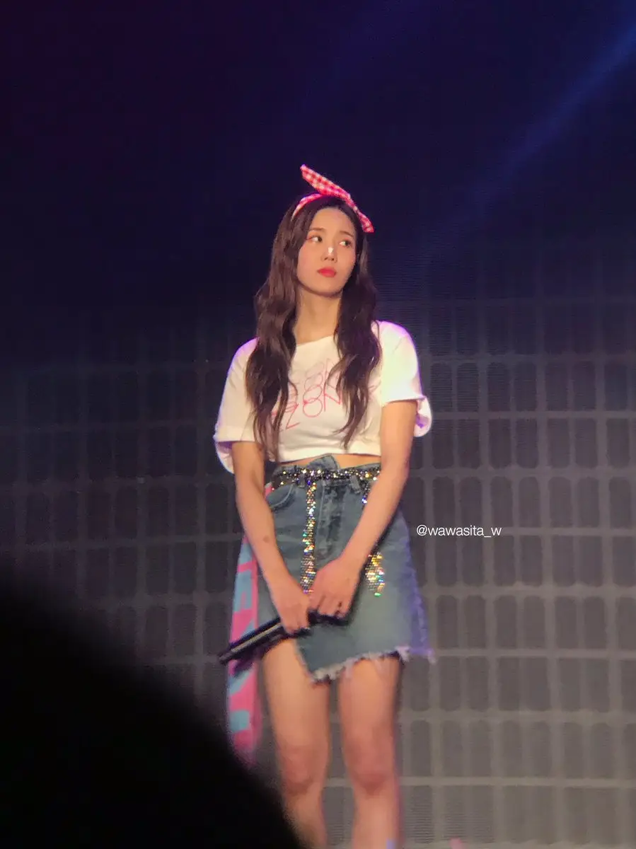 모닝 권은비.jpg