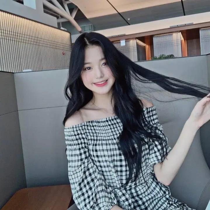 (화보인줄..ㄷㄷ) 공항 라운지 장원영.jpg