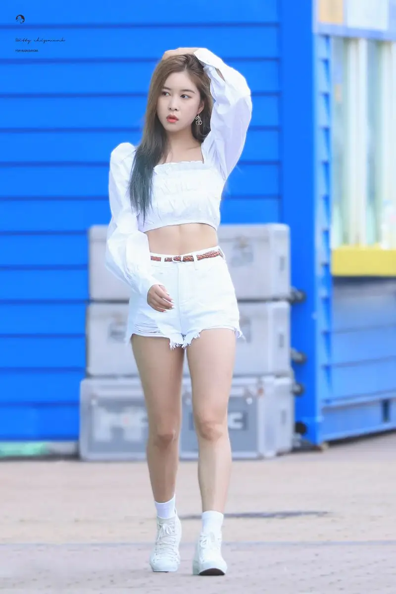 우주소녀 11복근 다영.jpg