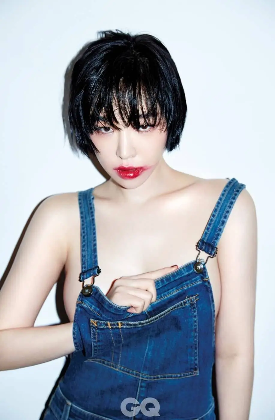 화제였던 가인 남성잡지 화보