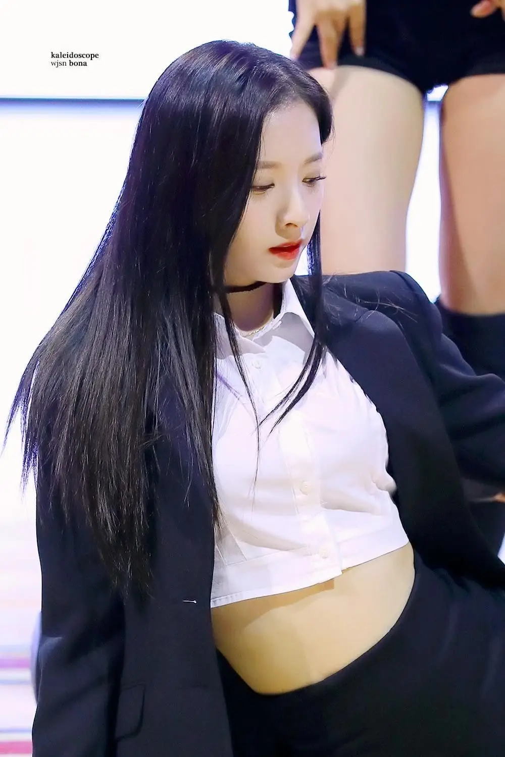 우주소녀 보나 옆태