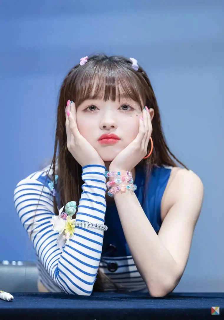 190817 S-PLEX 팬사인회 유아 (오마이걸).jpg