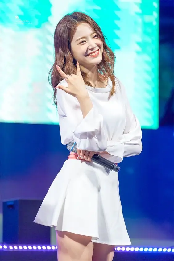 프로미스나인 장규리.jpg