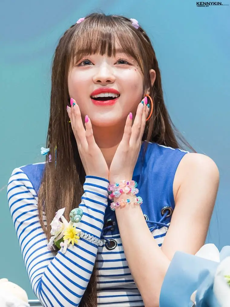 190817 S-PLEX 팬사인회 유아 (오마이걸).jpg