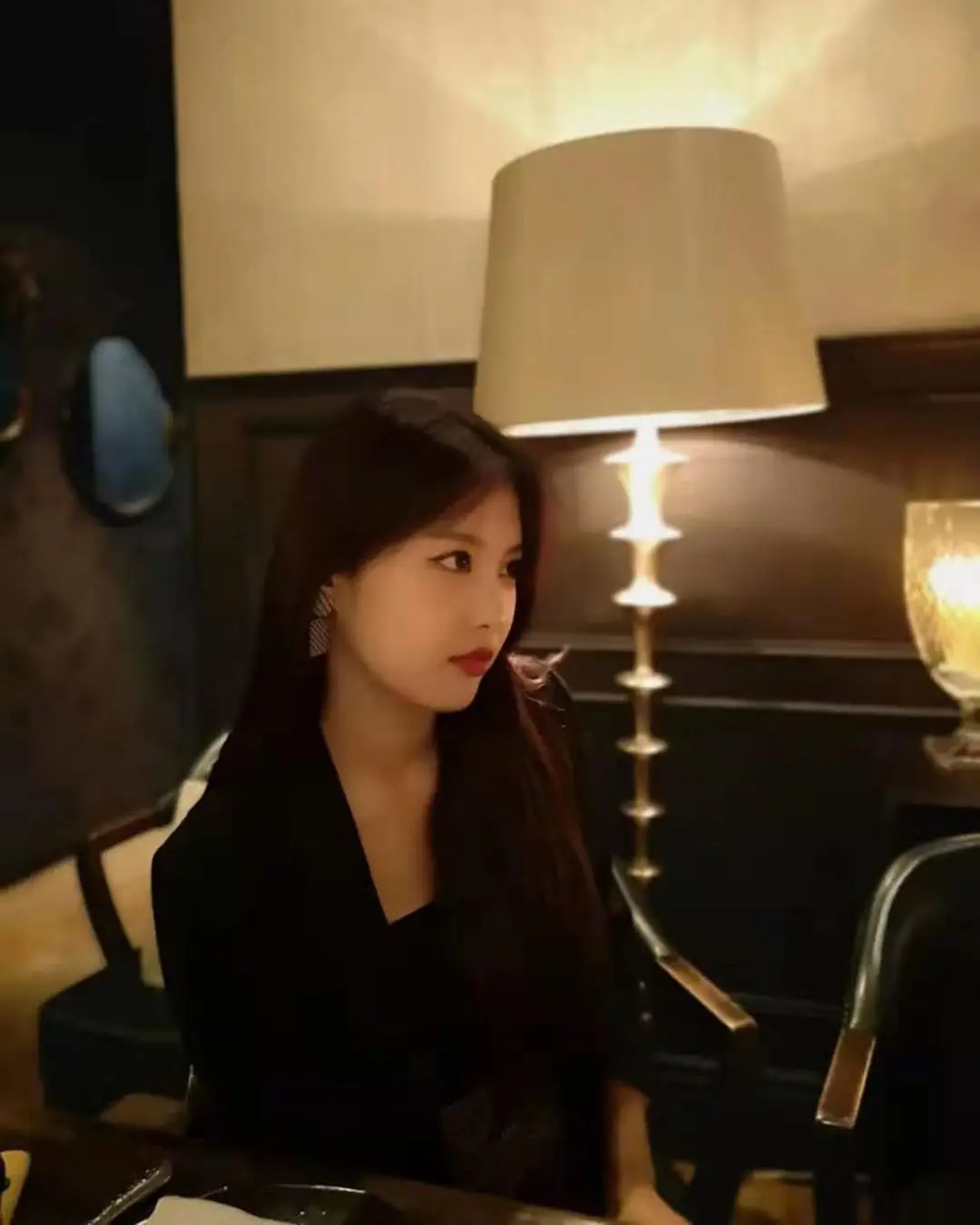 오늘자 모모랜드 아인 (공인별)