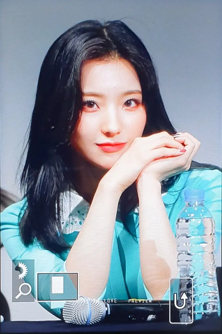 #프로미스나인 #이새롬 (팬사인회).jpg