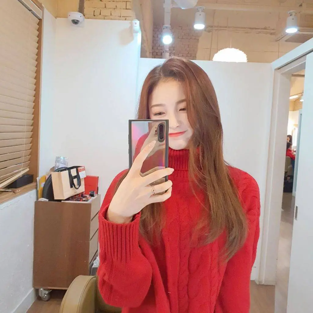 레드 #아린 (#오마이걸 인스타)