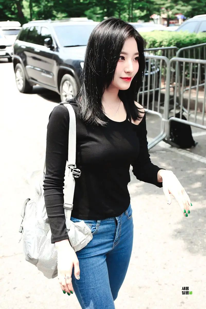 프로미스나인 이새롬 @출근길