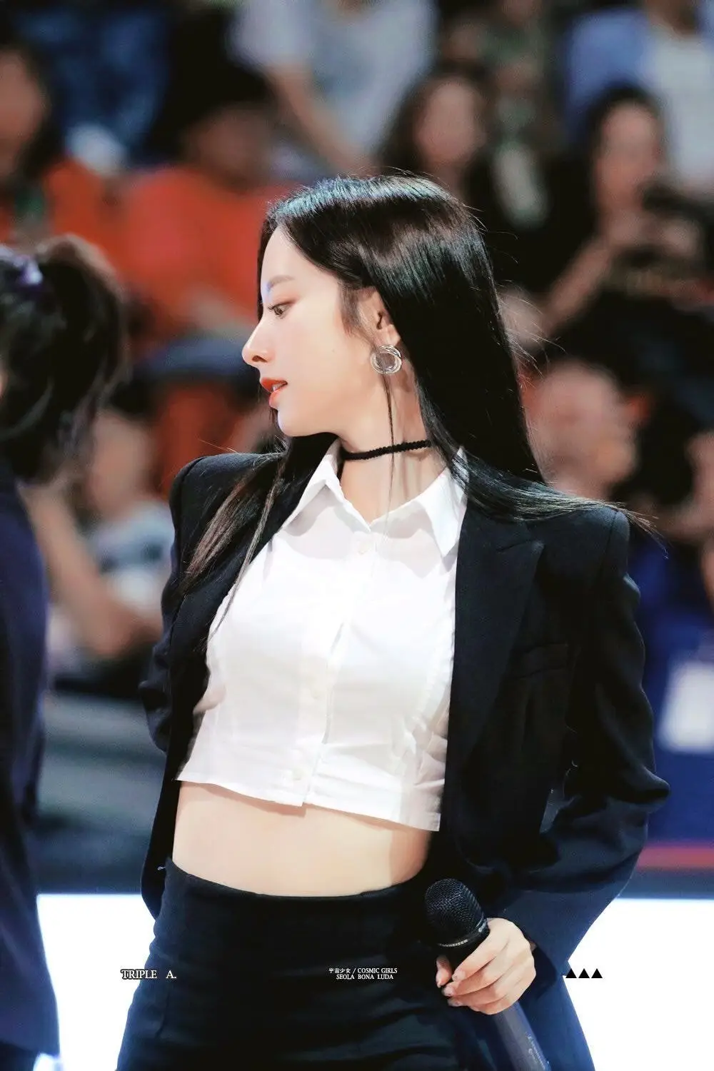 우주소녀 보나 옆태