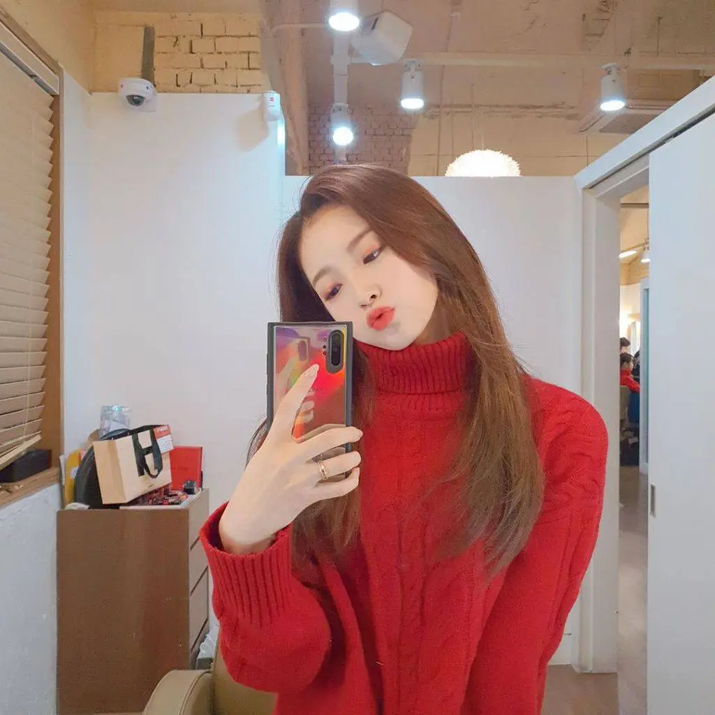 레드 #아린 (#오마이걸 인스타)