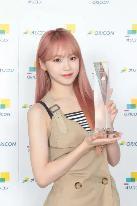 #아이즈원, 오리콘 상반기 신인그룹 최다 판매 앨범상 수상
