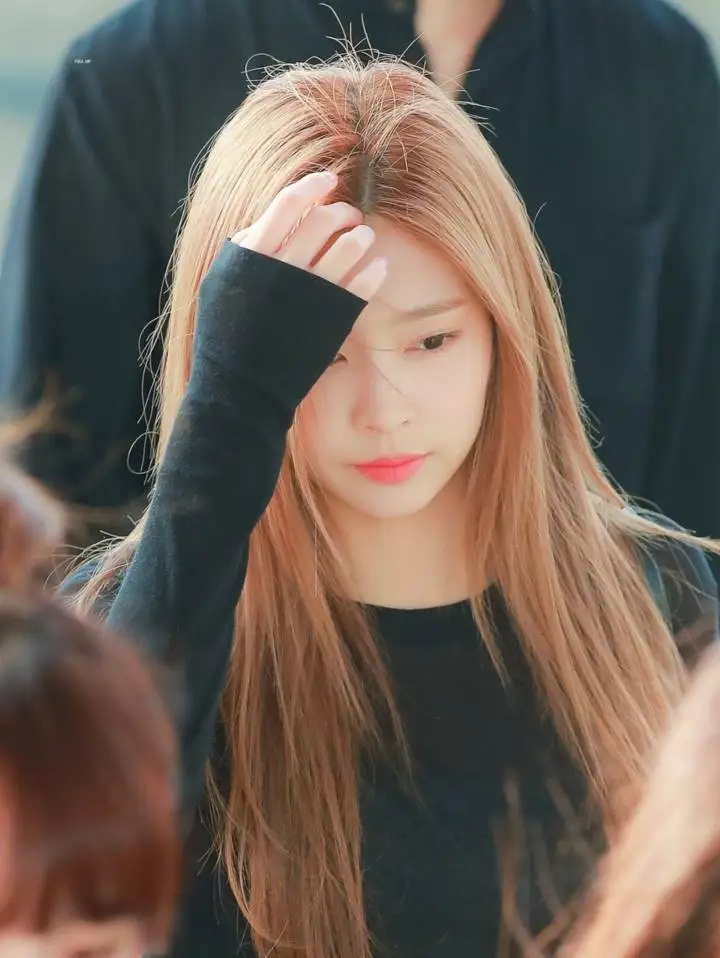 출국...#아이즈원 #김민주.jpg