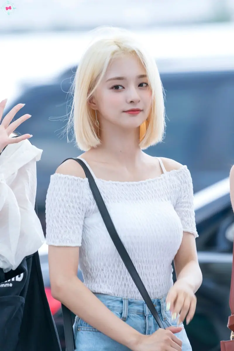 출국하는... #프로미스나인 #이나경.jpg