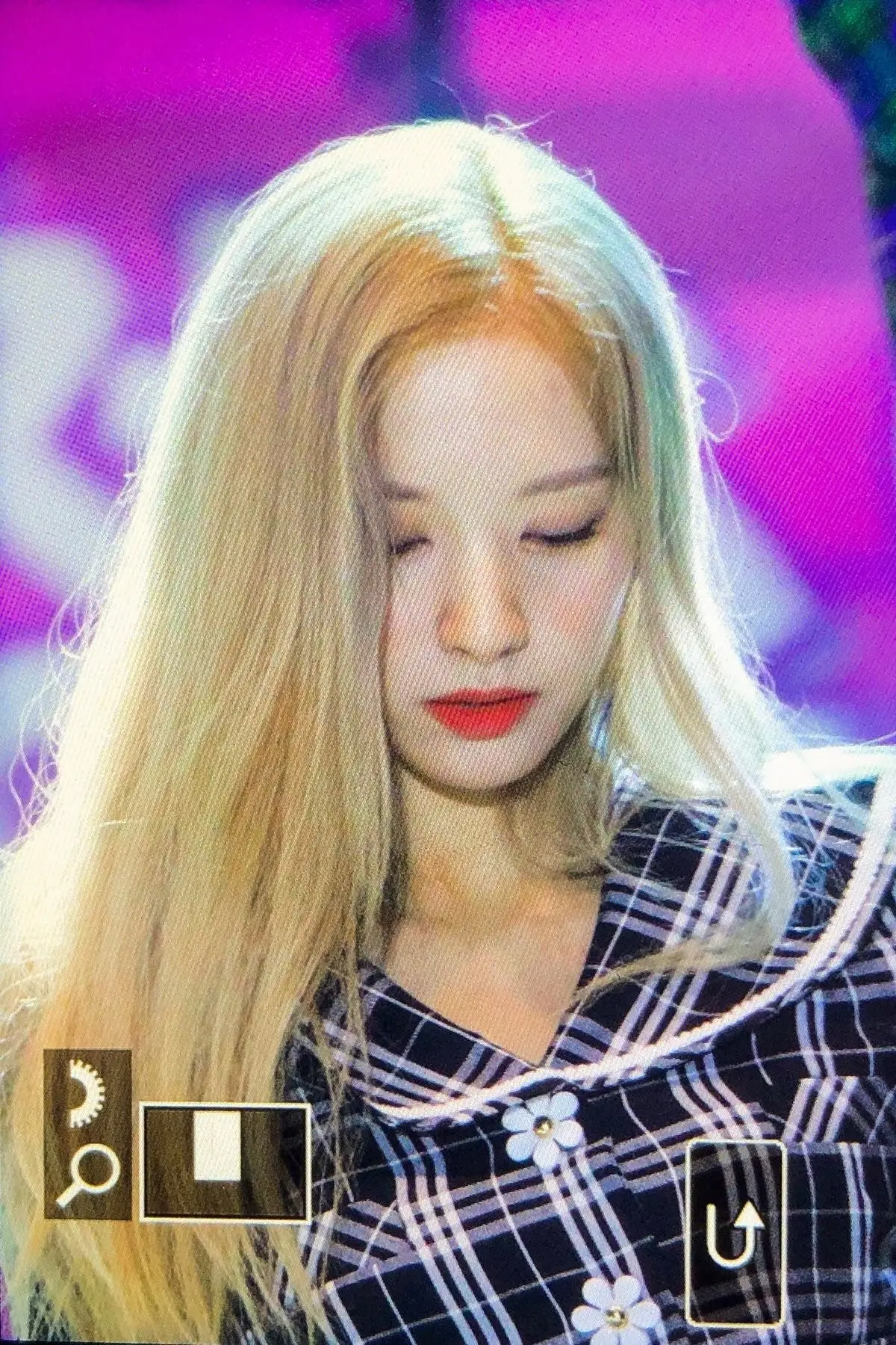 오늘자 우주소녀 보나.jpg