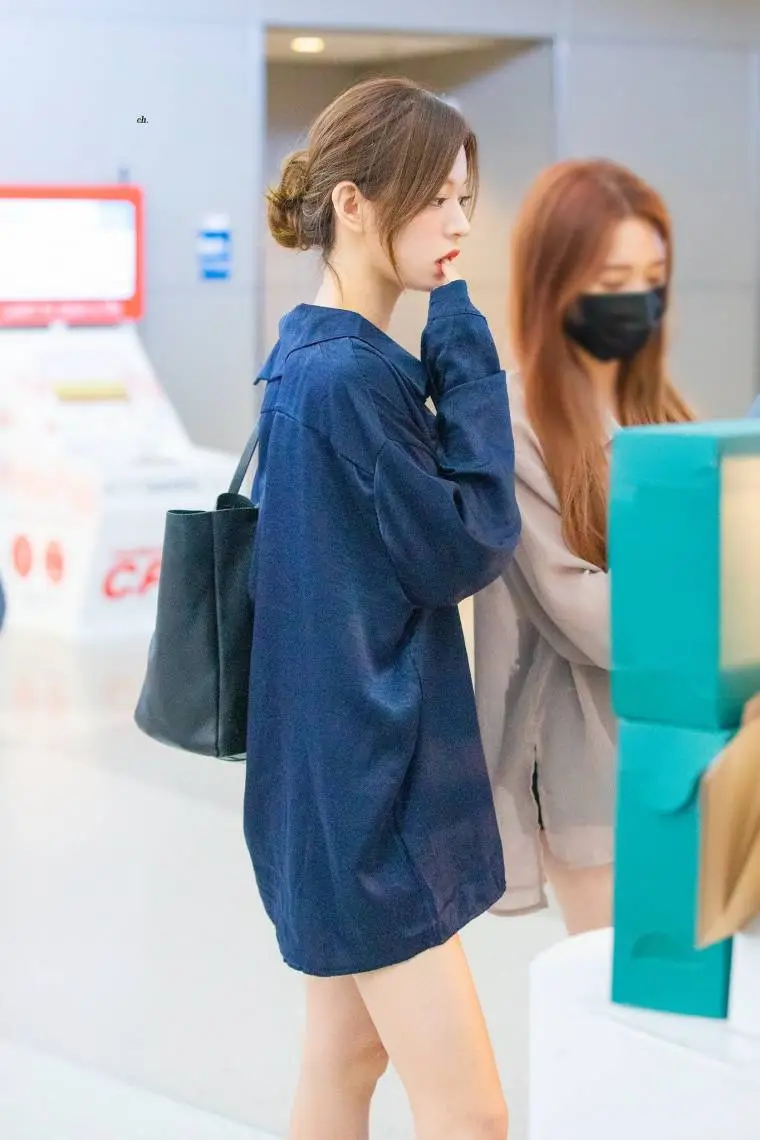 프로미스나인 이채영 공항패션
