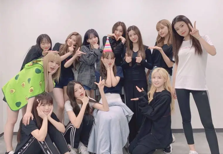 IZ*ONE(아이즈원) 브이앱 후..(쌈무 생축).jpg